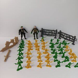 Lot Of 57 Miniature Army Pieces Inc. 2 Chap Mei Soldiers And Fencing See Photos